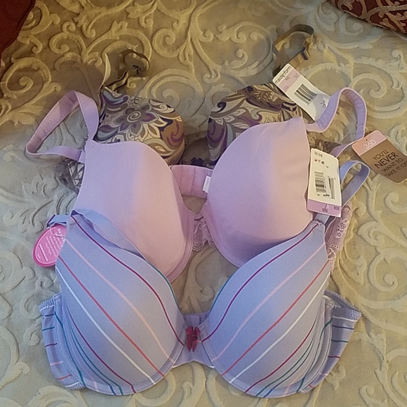 Maidenform Other - Maidenform bras lot of 3